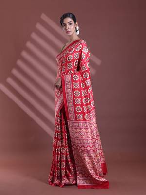 Red silk soft saree with texture print 2