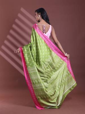 Green silk soft saree with paisley print 3