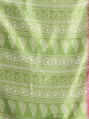 Green silk soft saree with paisley print 4