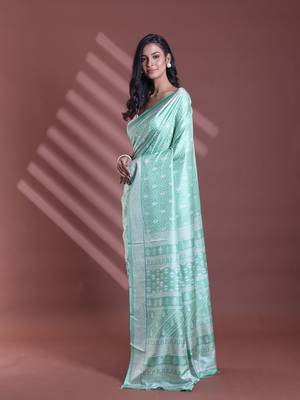Light green silk soft saree with texture print 2