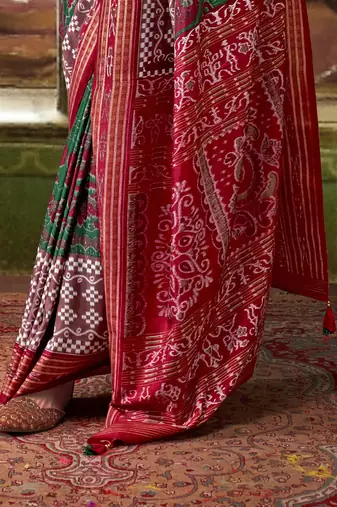 Elora Soft Silk Woven Designer Saree (Green)