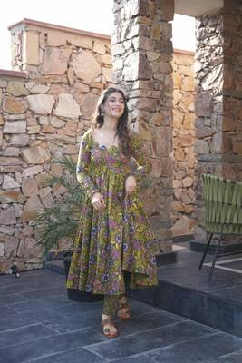 Mehendi Color Cotton Printed Suit Set 3
