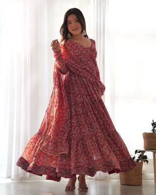 Soft Fox Georgette Kalamkari Print Fabric Fully Flair Anarkali Kurti With Dupatta And Pent 2