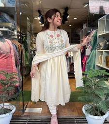Cotton chikankari embroidered kurta with pants and stall dupatta will make you look the best.
