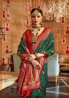 Elora Soft Silk Printed Patola Saree For Women (Green) 2