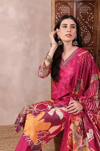women pink silk blend floral printed straight kurta trouser with dupatta