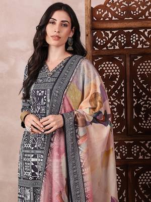 women black rayon blend geometric printed straight kurta trouser with dupatta 2