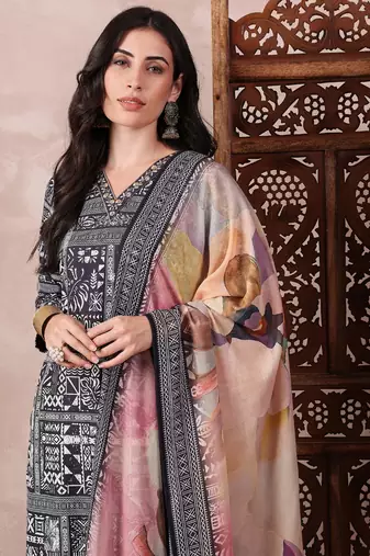 women black rayon blend geometric printed straight kurta trouser with dupatta