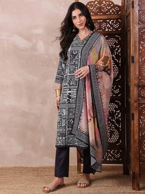 women black rayon blend geometric printed straight kurta trouser with dupatta 3