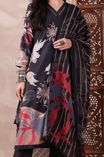 women black rayon blend floral printed straight kurta trouser with dupatta