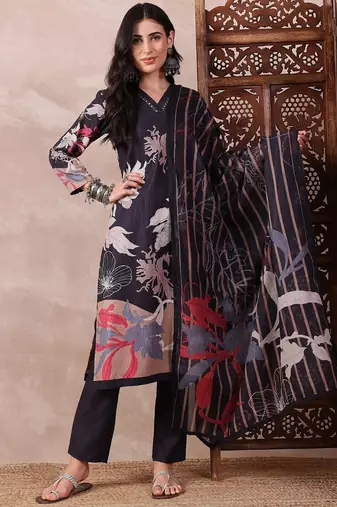 women black rayon blend floral printed straight kurta trouser with dupatta