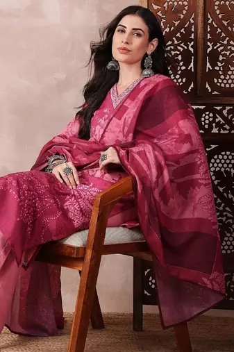 women pink rayon blend ethnic motifs printed straight kurta trouser with dupatta