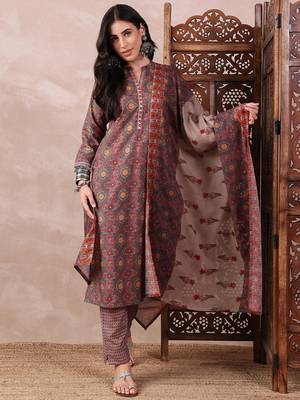women green rayon blend floral printed straight kurta trouser with dupatta 1