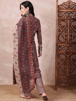 women green rayon blend floral printed straight kurta trouser with dupatta 4