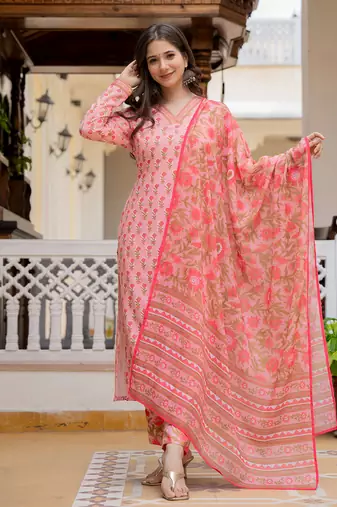 women pink rayon blend floral printed straight kurta trouser with dupatta
