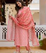 women pink rayon blend floral printed straight kurta trouser with dupatta