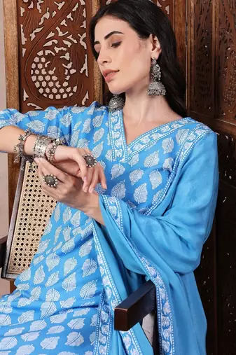 women blue rayon blend floral printed straight kurta trouser with dupatta
