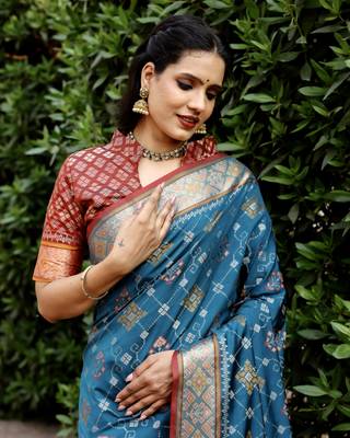 Women Teal Ikkat Patola Silk Woven Zari Border Rich Pallu Saree With Blouse For Women 2