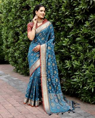 Women Teal Ikkat Patola Silk Woven Zari Border Rich Pallu Saree With Blouse For Women 3