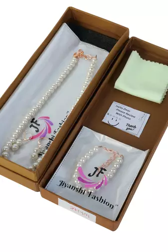 Classic White Pearl Necklace Set with Earrings     Traditional Pearl Necklace Set for Wo 