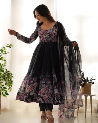 Organza Silk Fabric Fully Flair With Canvas Patta Attached Padded And Zipper Gown Dupatta And Pent 2