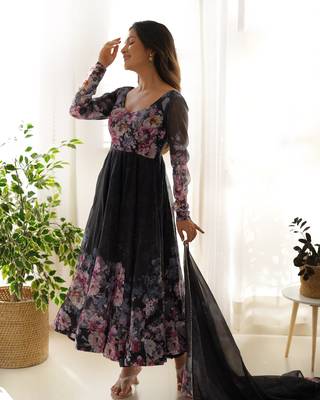 Organza Silk Fabric Fully Flair With Canvas Patta Attached Padded And Zipper Gown Dupatta And Pent 5