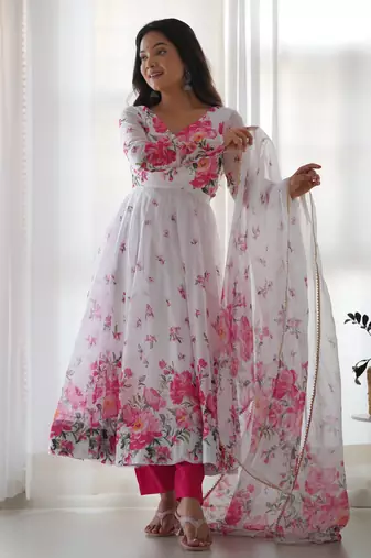 Soft Organza Silk Fabric Fully Flair Kali Pattern Anarkali Kurti With Dupatta And Pent