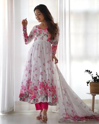 Soft Organza Silk Fabric Fully Flair Kali Pattern Anarkali Kurti With Dupatta And Pent 4