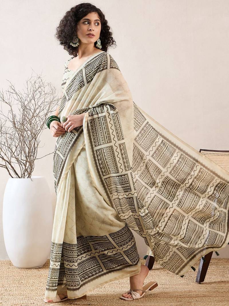 women off white linen blend geometric printed saree
