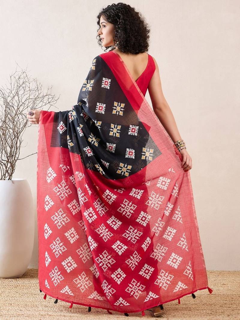 women black linen blend geometric printed saree