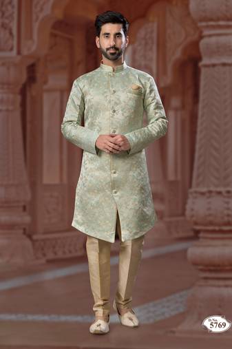 Havy indowestern sherwani set with thred work &  fancy botton