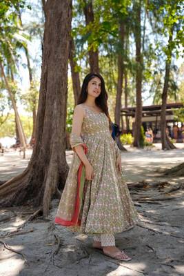Green Cotton Printed Kurta Suit Set 1