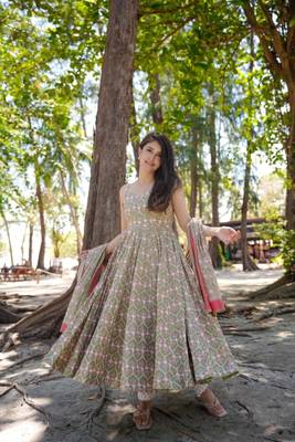 Green Cotton Printed Kurta Suit Set 3