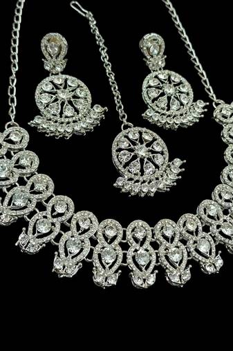 Neacklesh  set .moti  ,kundan