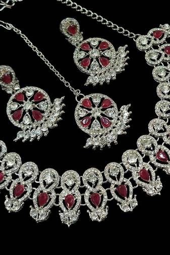 Neacklesh  set .moti  ,kundan