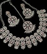 Neacklesh  set .moti  ,kundan