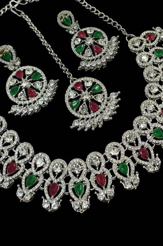 Neacklesh  set .moti  ,kundan