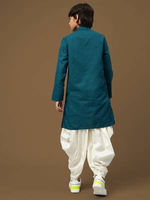Chic & classic boys solid firozi chikankari designer cotton kurta set by sanwara 3