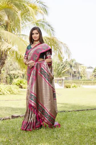 Women Pink Silk Kanjivaram Saree With Zari Border And Rich Pallu Saree With Blouse For Women