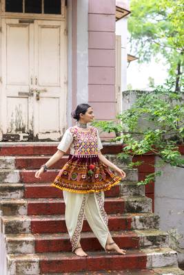 Off-white embroidered Navratri kedia with off-white tulip pant. Elegant outfit for Navratri festival. 3