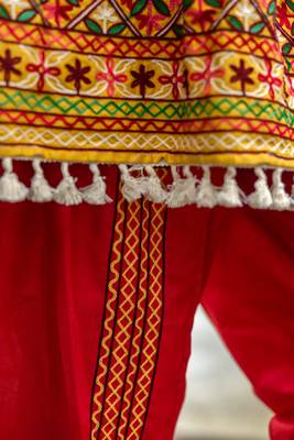 Off-white embroidered Navratri kedia with red tulip pant Traditional Navratri Women Wear Festive kedia outfit. 6