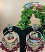   Traditional earrings for wo  and girls