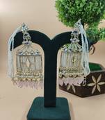   Traditional earrings for wo  and girls