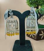   Traditional earrings for wo  and girls