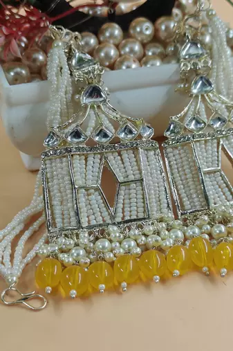   Traditional earrings for wo  and girls