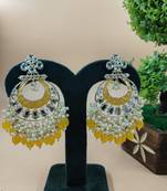   Traditional earrings for wo  and girls
