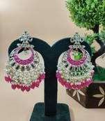   Traditional earrings for wo  and girls