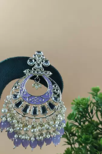   Traditional earrings for wo  and girls
