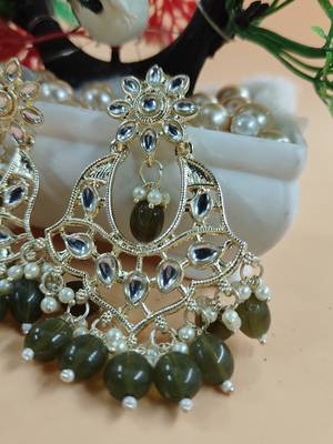   Gold Plated Traditional Kundan Pearl Chandbali Earrings For Wo  And Girls 2