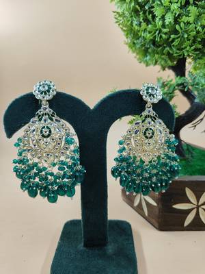   Beautiful Green Color Gold Plated Pearl Earrings for Wo  and Girls 1